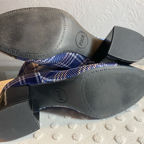 1901 Whitaker Blue Plaid Bootie with Patent Toe and Heel - Picture 5 of 16